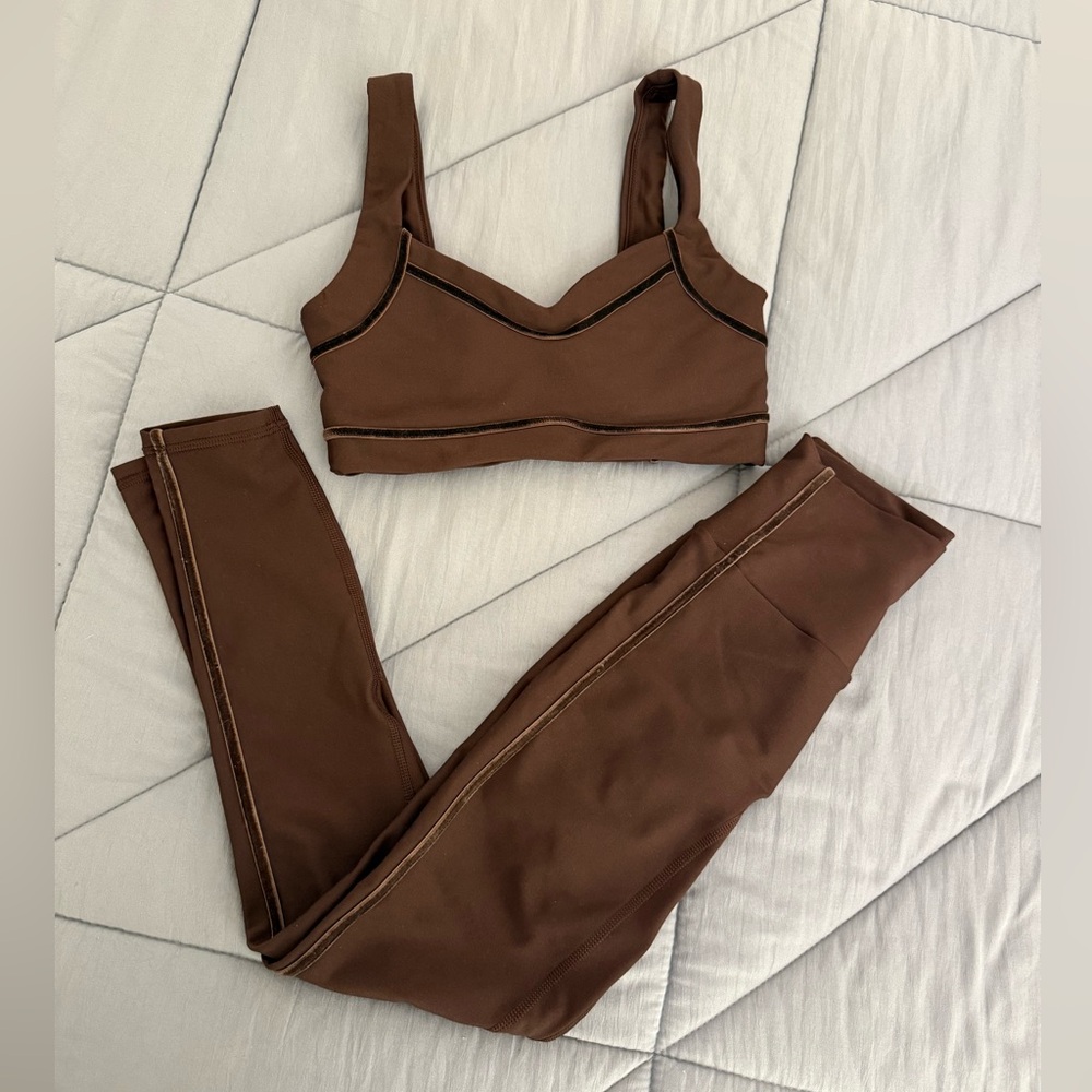 Abercrombie & Fitch YPB sculptLUX Sweetheart sports bra & 7/8- length legging